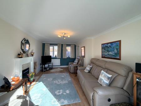 5 bedroom Detached house for sale in Aisne Close, Lincoln, LN1