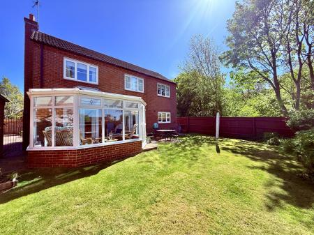5 bedroom Detached house for sale in Aisne Close, Lincoln, LN1