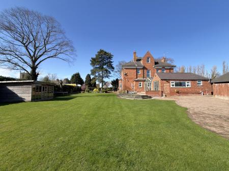 8 bedroom Detached house for sale in Main Street, Torksey, LN1