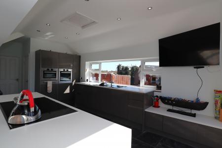 8 bedroom Detached house for sale in Main Street, Torksey, LN1