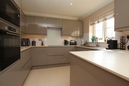 3 bedroom Semi-detached house for sale in Eastholm, Lincoln, LN2