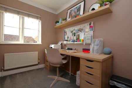 3 bedroom Semi-detached house for sale in Eastholm, Lincoln, LN2