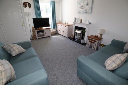 3 bedroom Semi-detached house to let in Watling Close, Lincoln, LN4