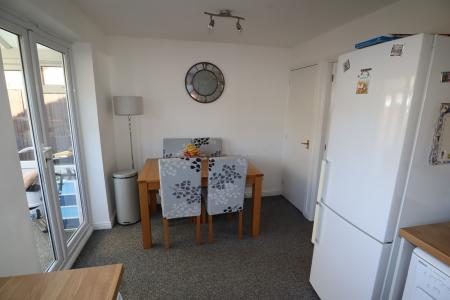 3 bedroom Semi-detached house to let in Watling Close, Lincoln, LN4