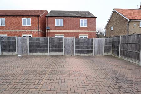 2 bedroom Semi-detached house to let in Queen Elizabeth Road, Lincoln, LN1