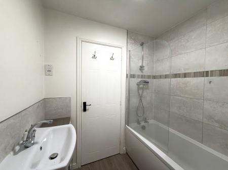 2 bedroom Terraced House to let in Watling Close, Bracebridge Heath, LN4