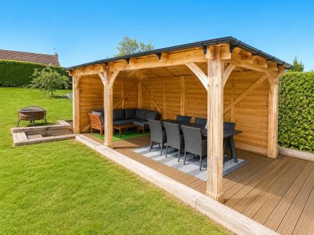 4 bedroom Bungalow for sale in Clint Lane, Navenby, LN5