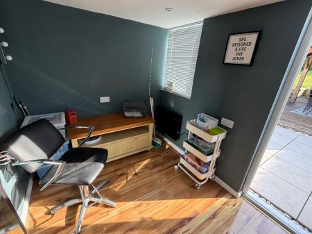 4 bedroom Bungalow for sale in Clint Lane, Navenby, LN5