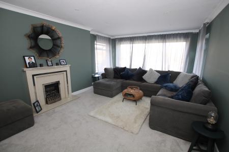 4 bedroom Bungalow for sale in Clint Lane, Navenby, LN5