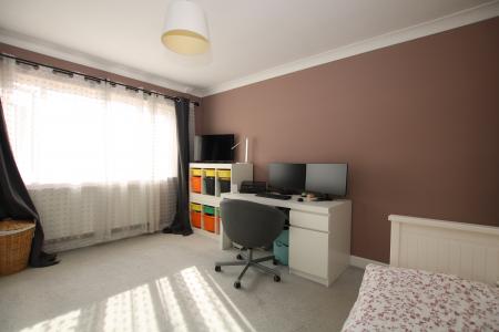 4 bedroom Bungalow for sale in Clint Lane, Navenby, LN5