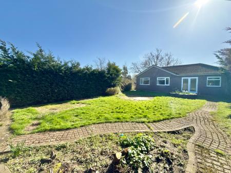 5 bedroom Bungalow for sale in Paynell, Dunholme, LN2