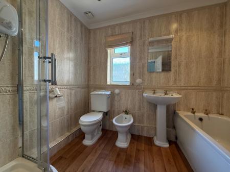 5 bedroom Bungalow for sale in Paynell, Dunholme, LN2