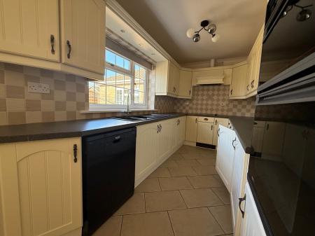 5 bedroom Bungalow for sale in Paynell, Dunholme, LN2