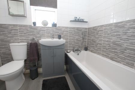 4 bedroom Detached house for sale in Malham Drive, Lincoln, LN6