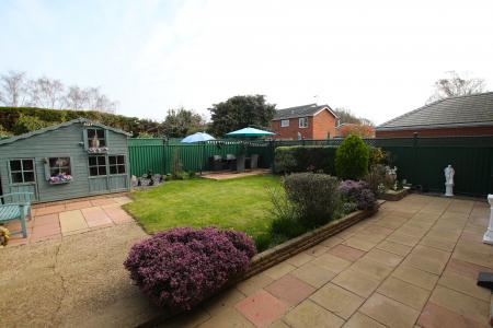 4 bedroom Detached house for sale in Malham Drive, Lincoln, LN6