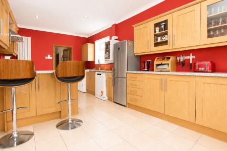 3 bedroom Detached bungalow for sale in Lincoln Road, Branston, LN4