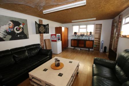 3 bedroom Detached bungalow for sale in Lincoln Road, Branston, LN4