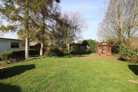 3 bedroom Detached bungalow for sale in Lincoln Road, Branston, LN4