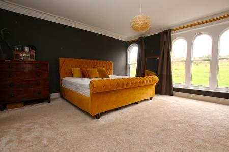 4 bedroom Town house for sale in South Park, Lincoln, LN5