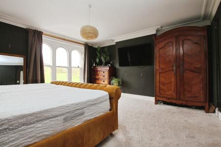 4 bedroom Town house for sale in South Park, Lincoln, LN5