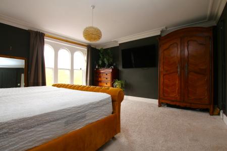 4 bedroom Town house for sale in South Park, Lincoln, LN5