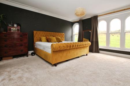 4 bedroom Town house for sale in South Park, Lincoln, LN5
