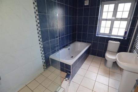 2 bedroom Flat to let in Cathedral Heights, Chichester Road, Bracebridge Heath, LN4