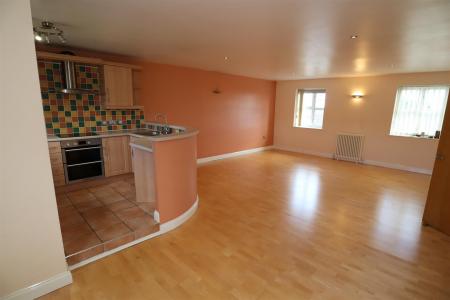 2 bedroom Flat to let in Cathedral Heights, Chichester Road, Bracebridge Heath, LN4