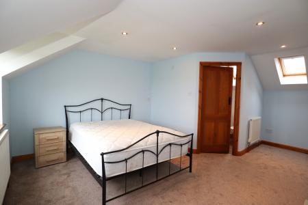 6 bedroom Detached house to let in Barlings Lane, Langworth, LN3