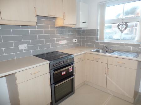 3 bedroom Semi-detached house to let in Fox Covert, South Hykeham, LN6