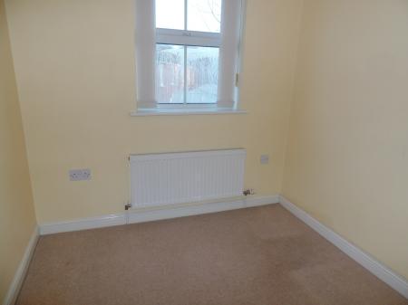 3 bedroom Semi-detached house to let in Fox Covert, South Hykeham, LN6