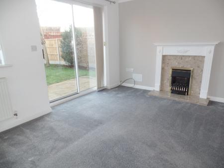 3 bedroom Semi-detached house to let in Fox Covert, South Hykeham, LN6