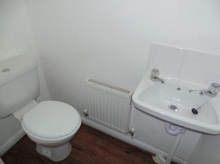 3 bedroom Semi-detached house to let in Fox Covert, South Hykeham, LN6