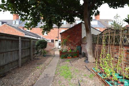 6 bedroom Terraced House to let in St Catherines Grove, Lincoln, LN5