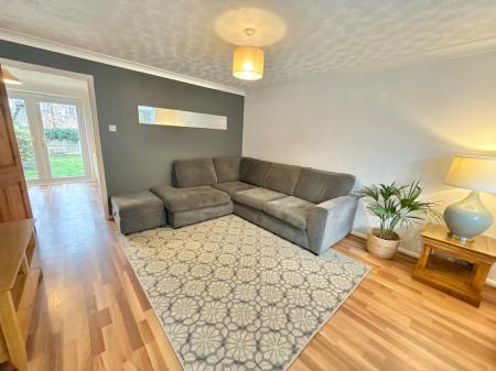 3 bedroom Semi-detached house to let in The Gleanings, Navenby, LN5