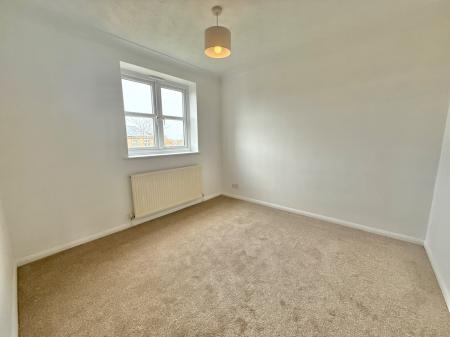 3 bedroom Semi-detached house to let in The Gleanings, Navenby, LN5