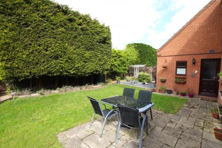 4 bedroom Link detached house for sale in Halls Court, Dunston, LN4