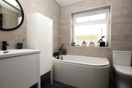 4 bedroom Link detached house for sale in Halls Court, Dunston, LN4