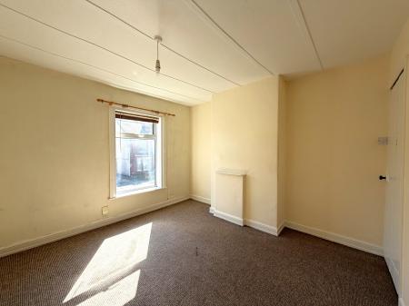 2 bedroom Terraced House to let in Grantham Road, Bracebridge Heath, LN4