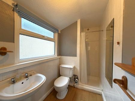 2 bedroom Terraced House to let in Grantham Road, Bracebridge Heath, LN4