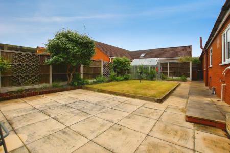 3 bedroom Bungalow for sale in Elsham Crescent, Lincoln, LN6