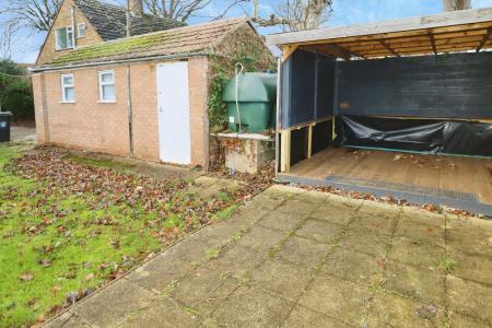 3 bedroom Semi-detached house to let in High Street, Caythorpe, NG32