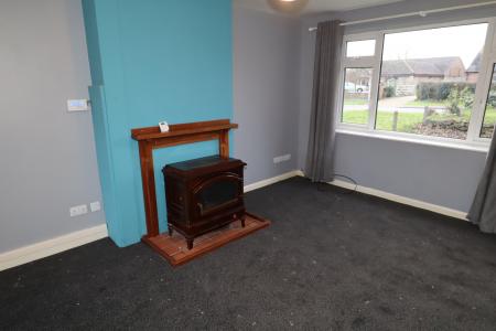 3 bedroom Semi-detached house to let in High Street, Caythorpe, NG32