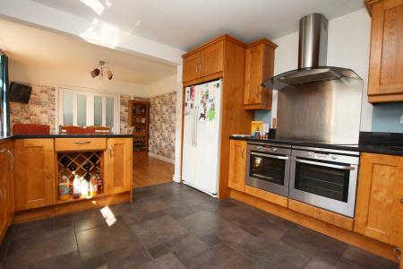 4 bedroom Detached house for sale in Satterley Close, Witham St Hughs, LN6