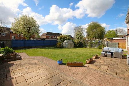 4 bedroom Detached house for sale in Satterley Close, Witham St Hughs, LN6