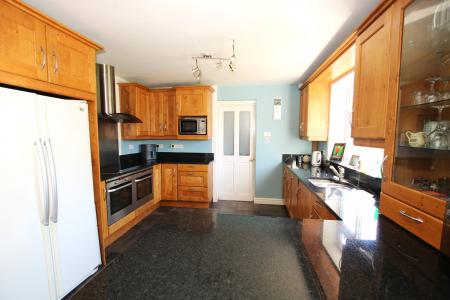 4 bedroom Detached house for sale in Satterley Close, Witham St Hughs, LN6