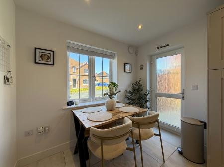 2 bedroom Terraced House to let in Peacock Avenue, Branston, LN4