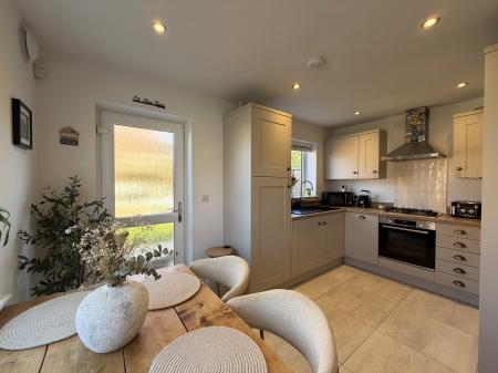 2 bedroom Terraced House to let in Peacock Avenue, Branston, LN4