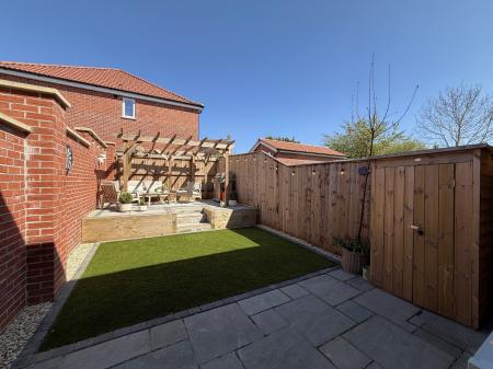 2 bedroom Terraced House to let in Peacock Avenue, Branston, LN4