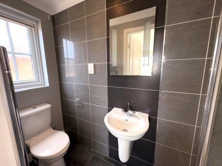 4 bedroom Detached house to let in Headland Way, Navenby, LN5